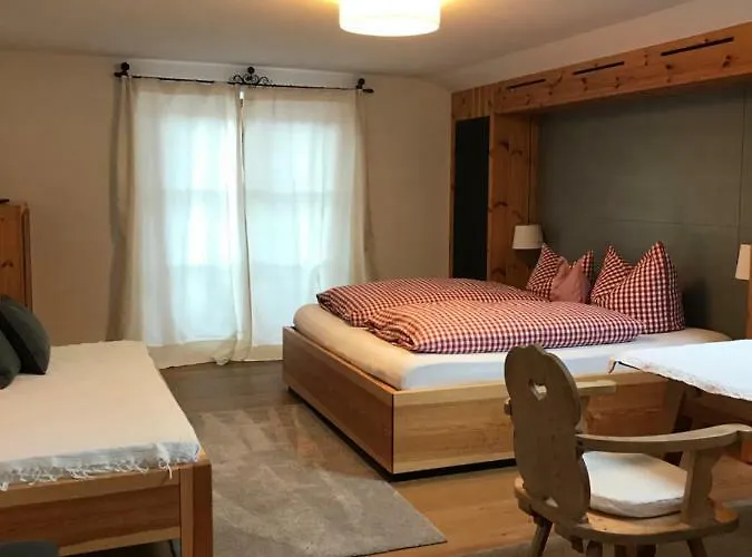 Gastehaus Bartl בית הארחה *
